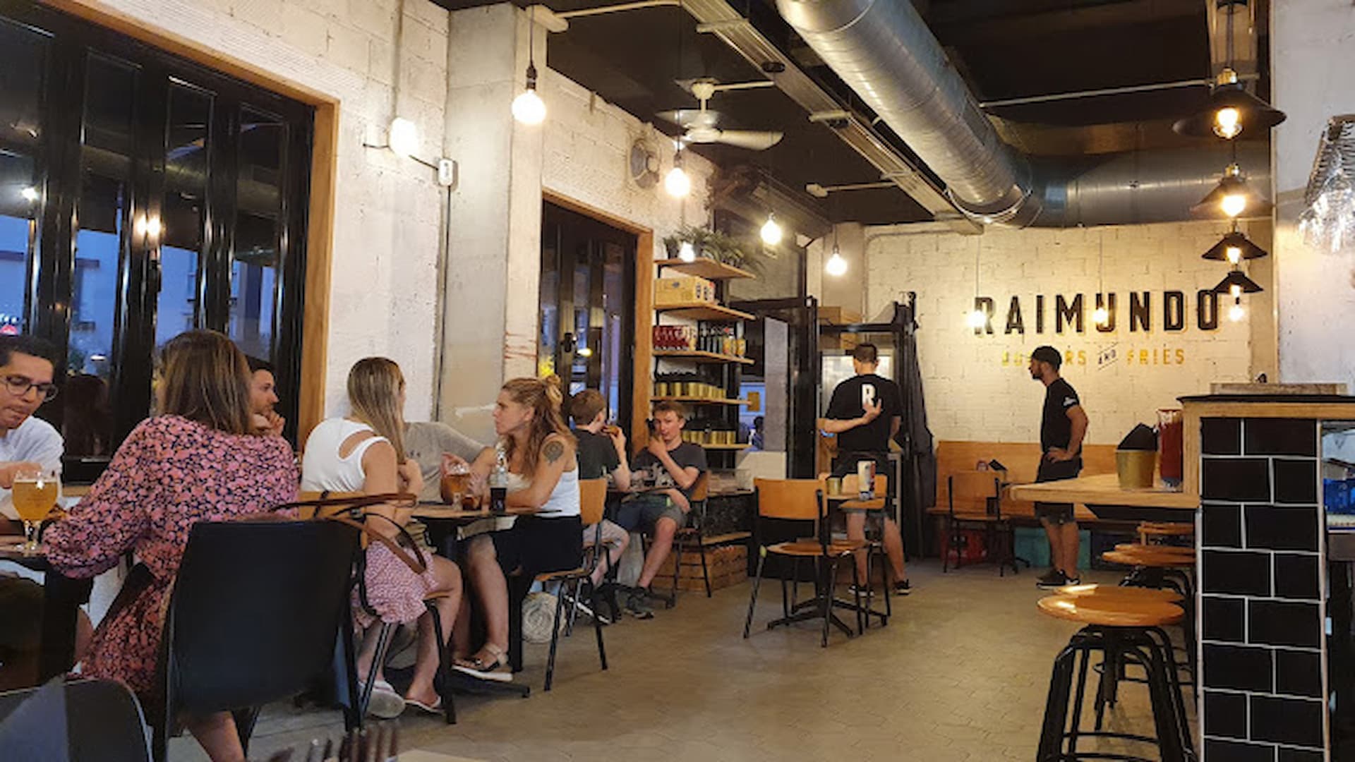 Raimundo Burger Raimundo Clar | TraveltoZero